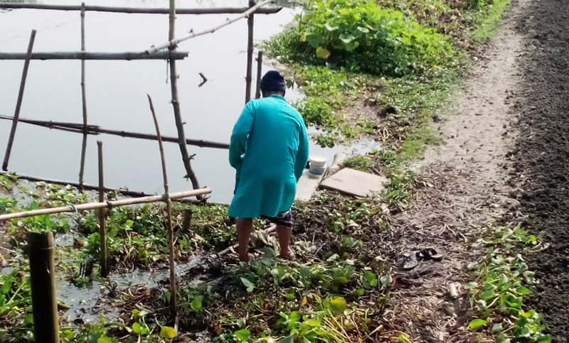 ভোটে হেরে সাঁকো ভেঙে ফেললেন পরাজিত প্রার্থী!